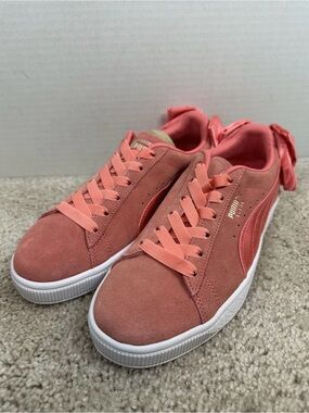 Puma Coral Pink Suede Women’s Sneakers with Ribbon on back, size 8.5